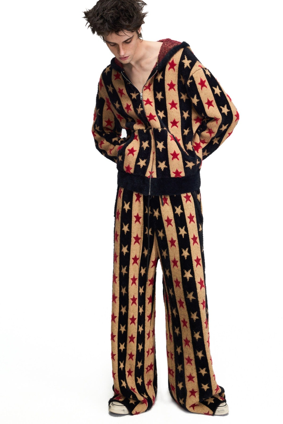 Set aus Strick-Sweatpants mit Sternen-Jacquard und Kordelzug sowie Oberteil