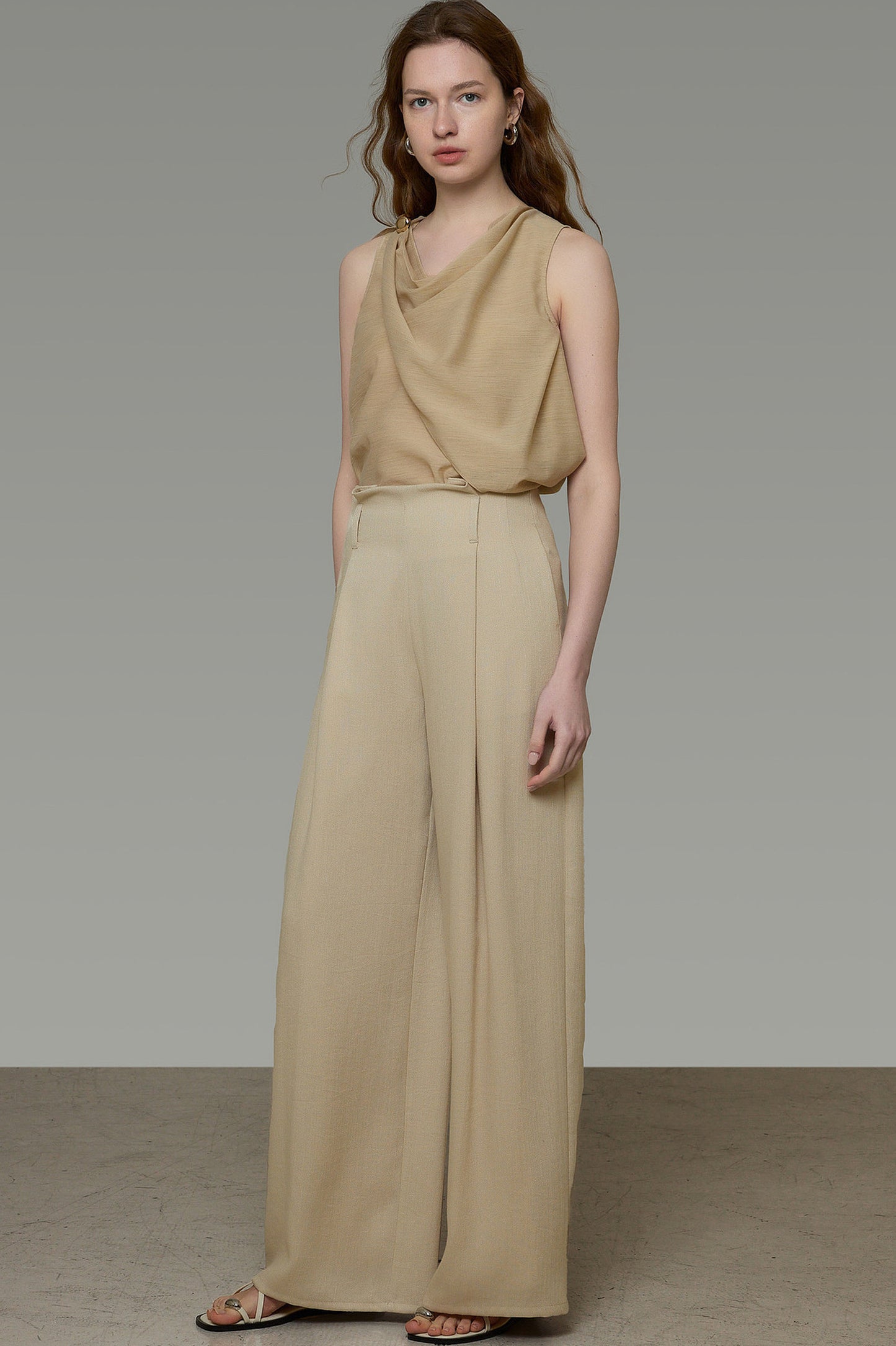Unspoken gilet dal design di nicchia
