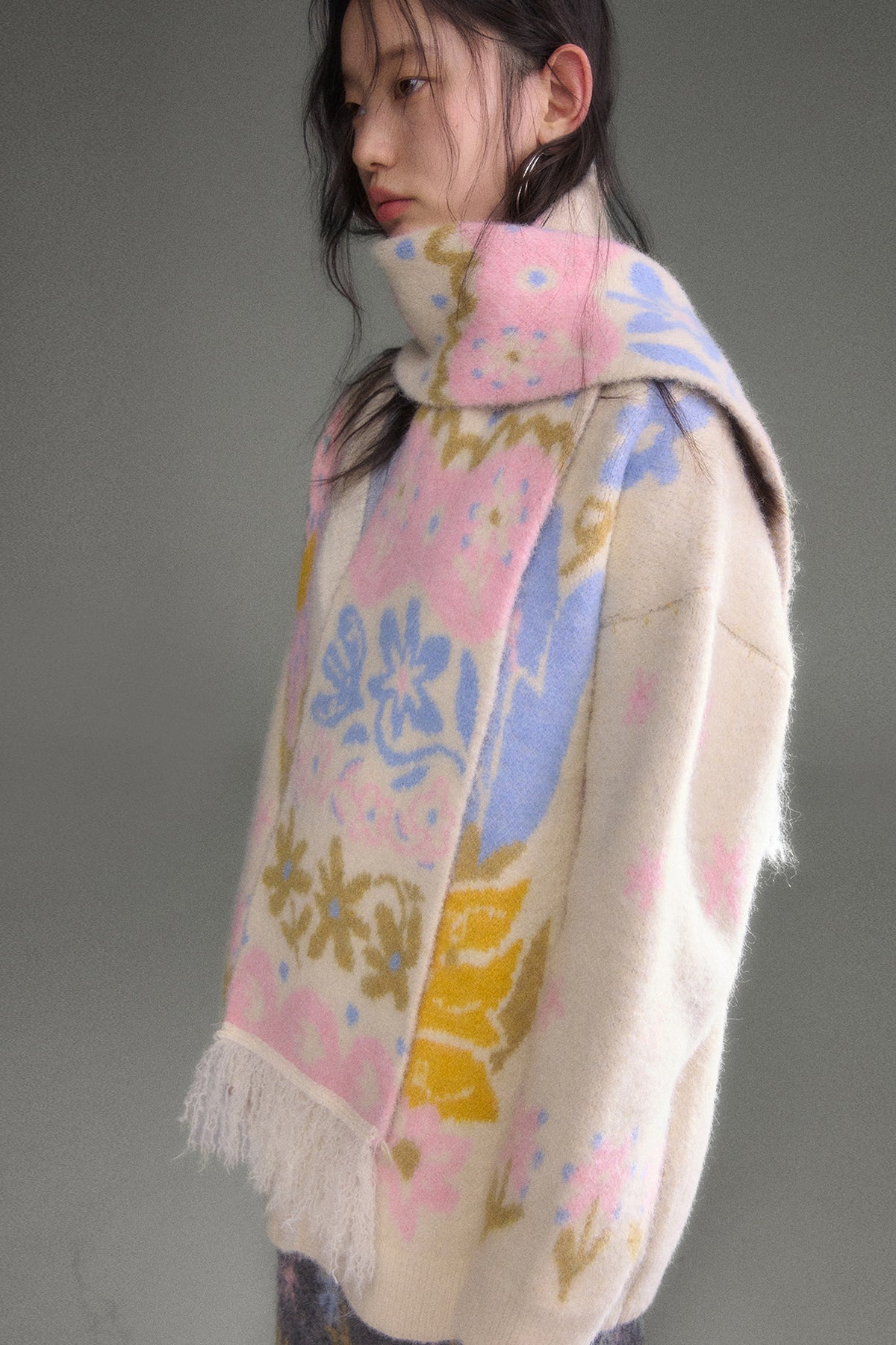 Retro Bird And Flower Jacquard Tassel Scarf