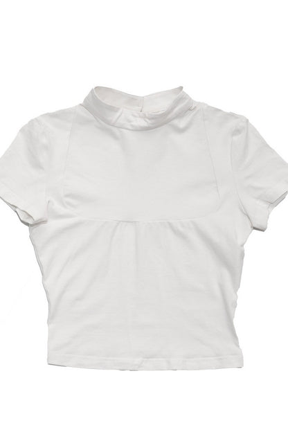 T-shirt bianca e nera a inserti con piuma e croce
