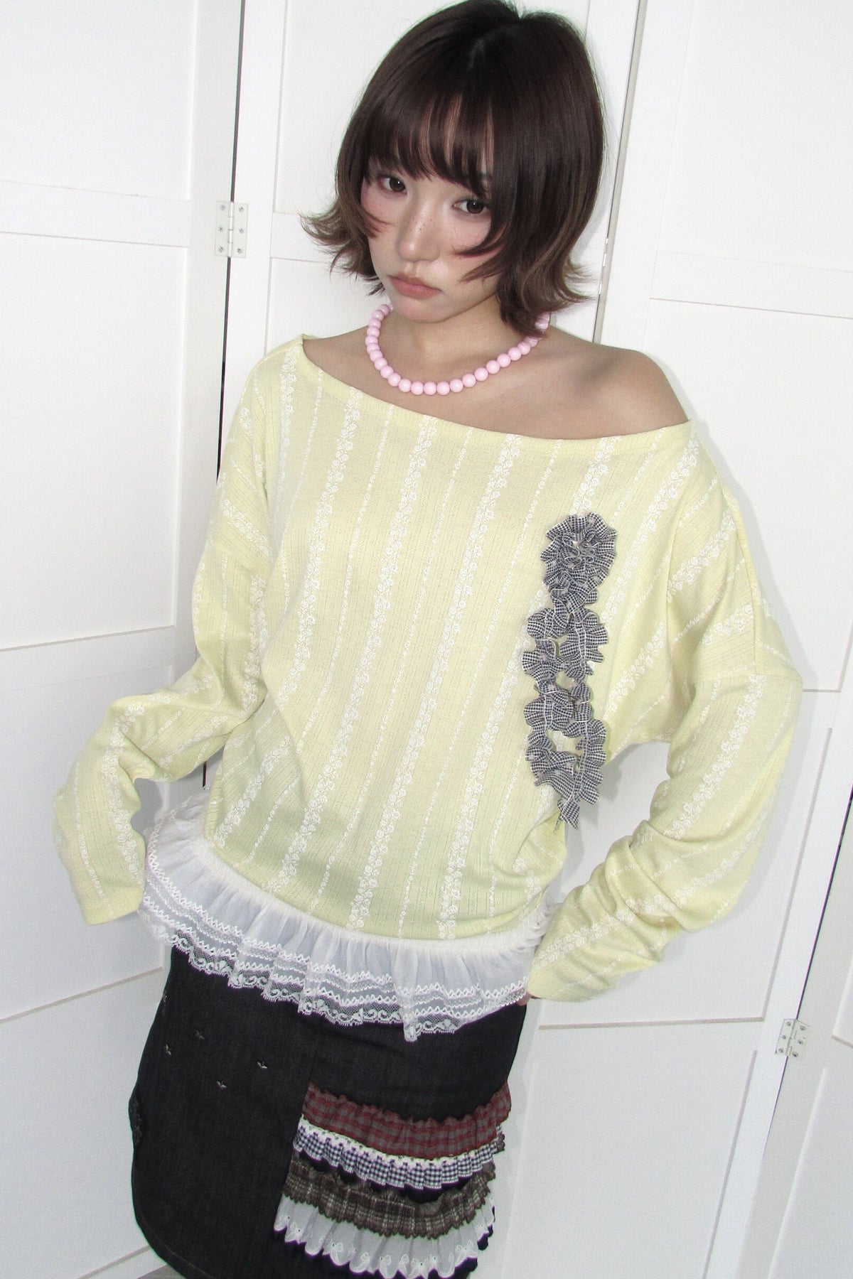 3D Corsage Lace Hem T-Shirt