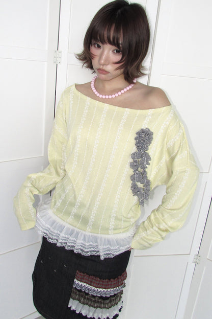 3D Corsage Lace Hem T-Shirt