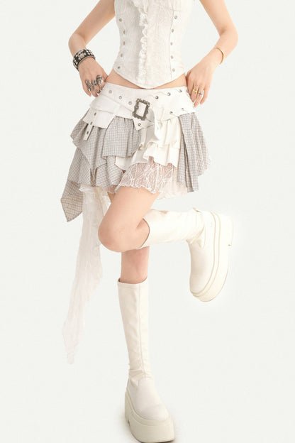 Asymmetrischer karierter Spitzenrock im Lagenlook