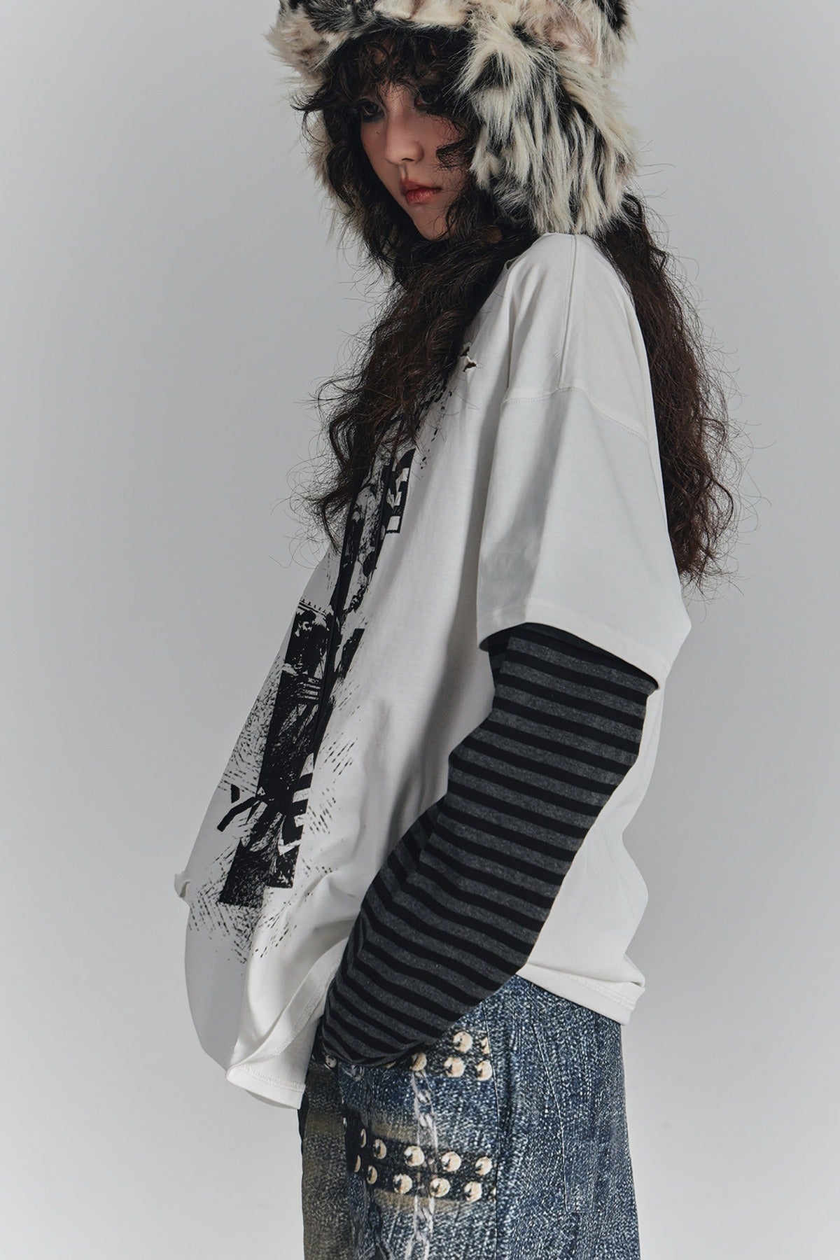 Striped Graphic Off-Shoulder T-Shirt