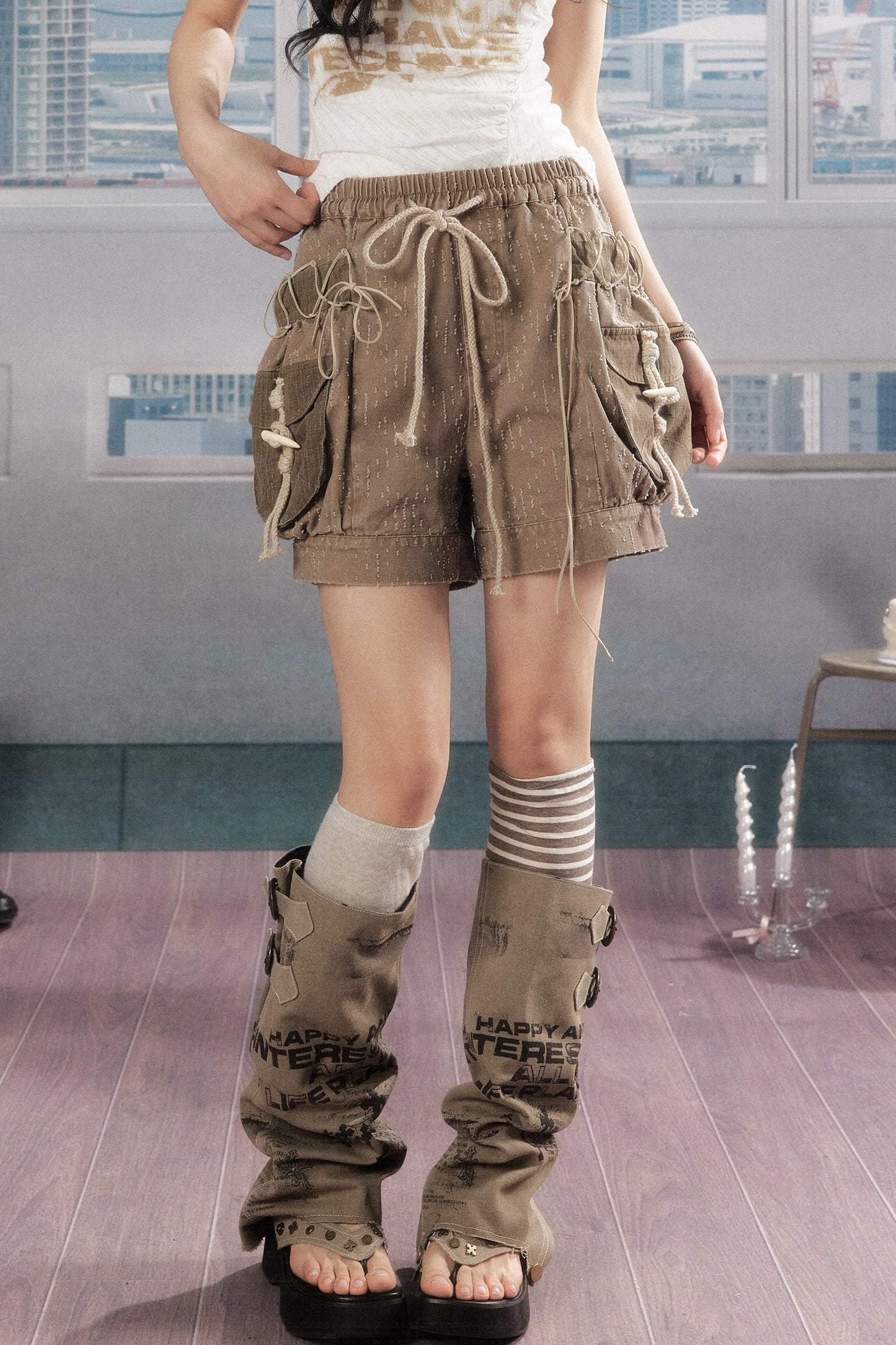 Short déchiré à cordon de serrage