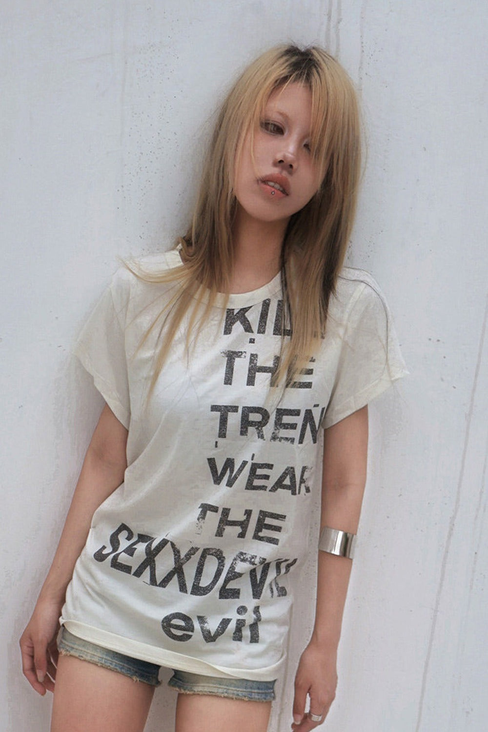 Tee-shirt blanc à manches courtes avec slogan imprimé