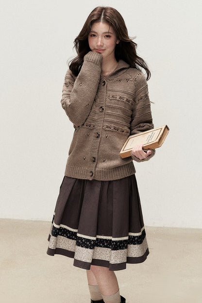 Dicke Strickjacke aus Haselnusswolle