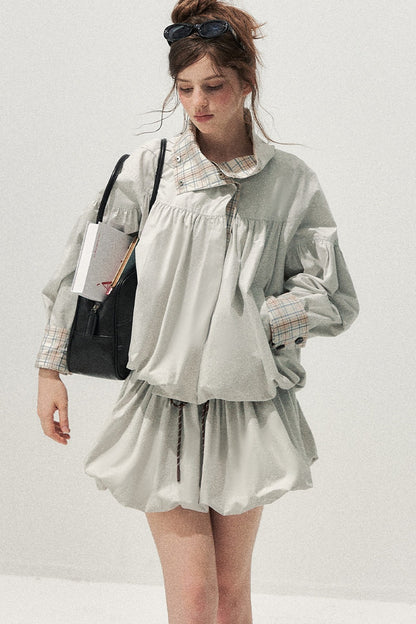 Set trench e gonna scozzese grigio-blu con bottoni decorativi