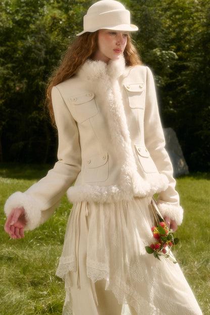 Flauschige kurze Jacke mit Stehkragen und Taschen
