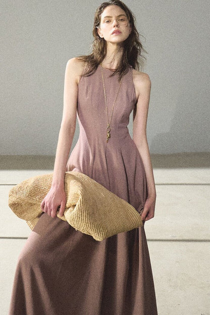 Kleid aus Goldseide und Leinen