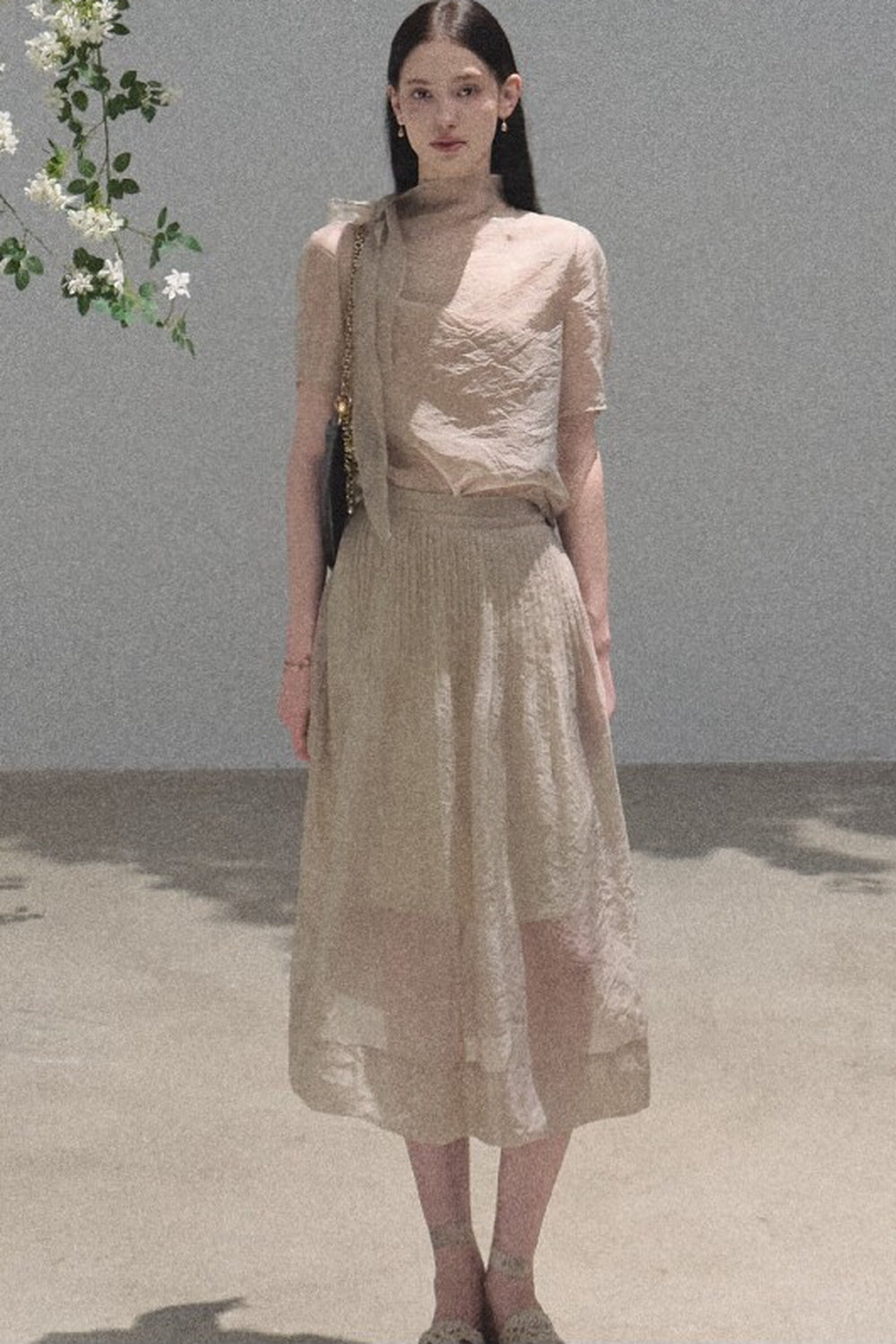 Short-Sleeved Chiffon Blouse and Pleated Mesh Skirt Set-Up