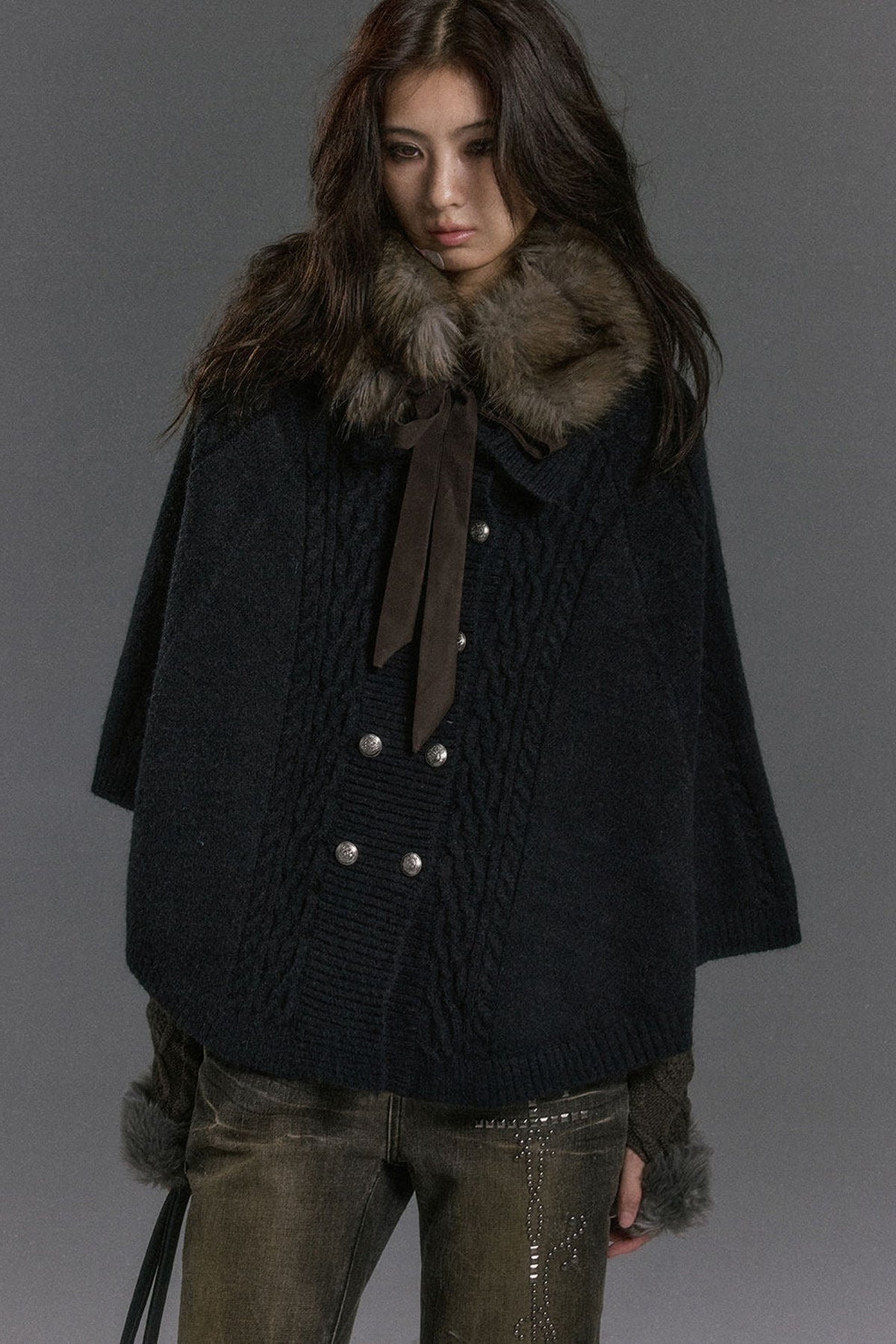 Detachable Fur Collar Cable Knit Cape