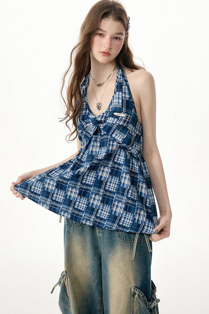 Blaues kariertes Neckholder-Oberteil mit Twist-Knoten