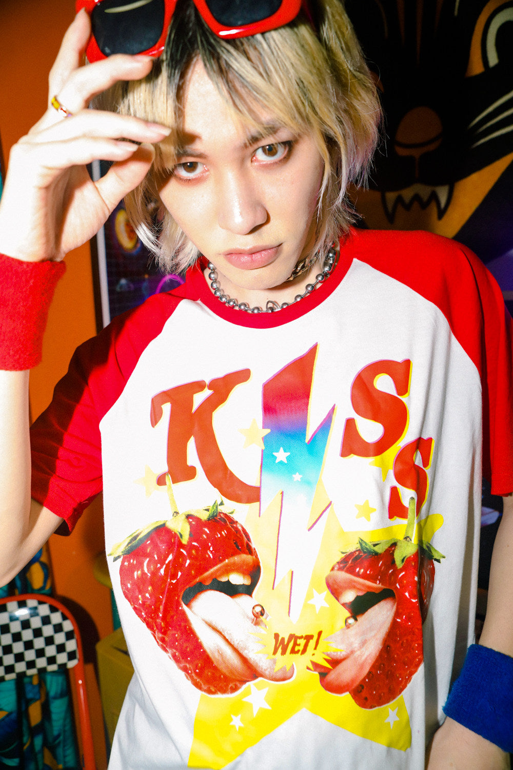 Maglietta punk retrò con maniche raglan