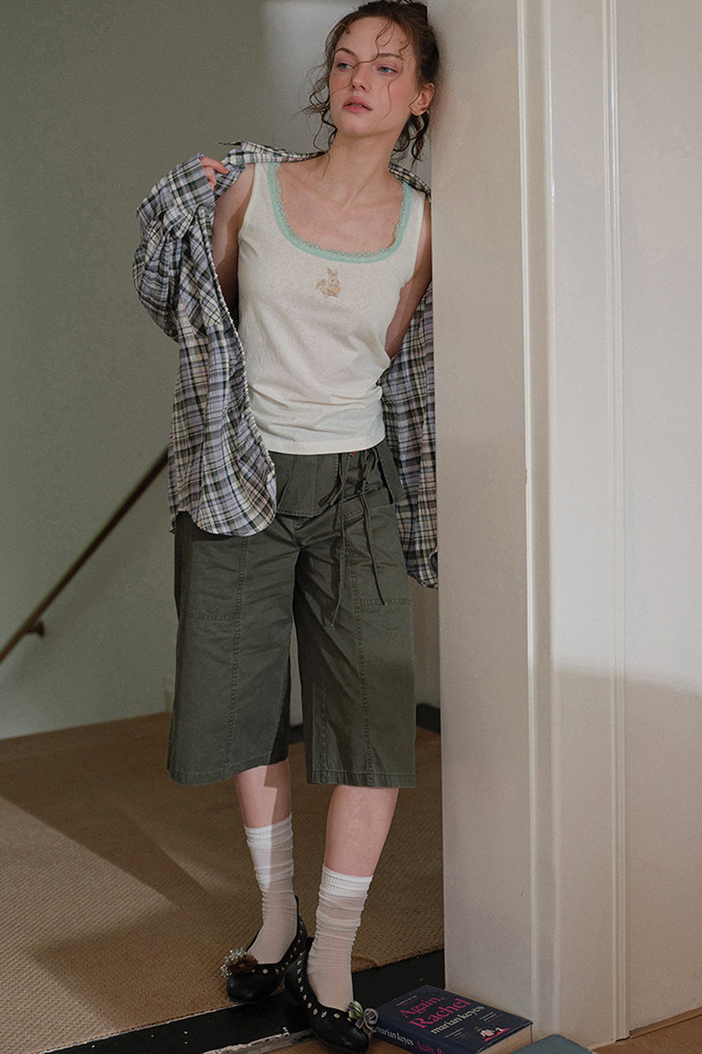 Pantaloni cropped a vita alta con orlo plissettato staccabile