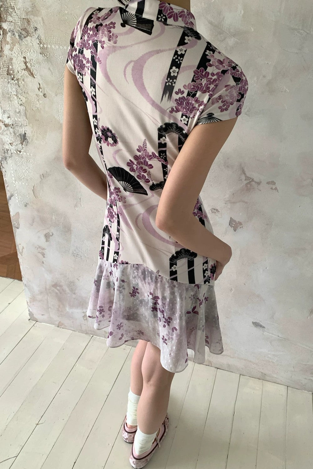Lila Retro-Qipao-Kleid mit Blumenmuster