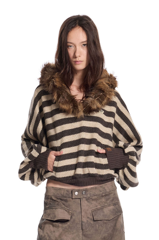 Pull en maille rayé à col en fausse fourrure