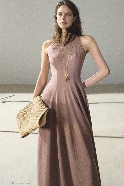 Kleid aus Goldseide und Leinen