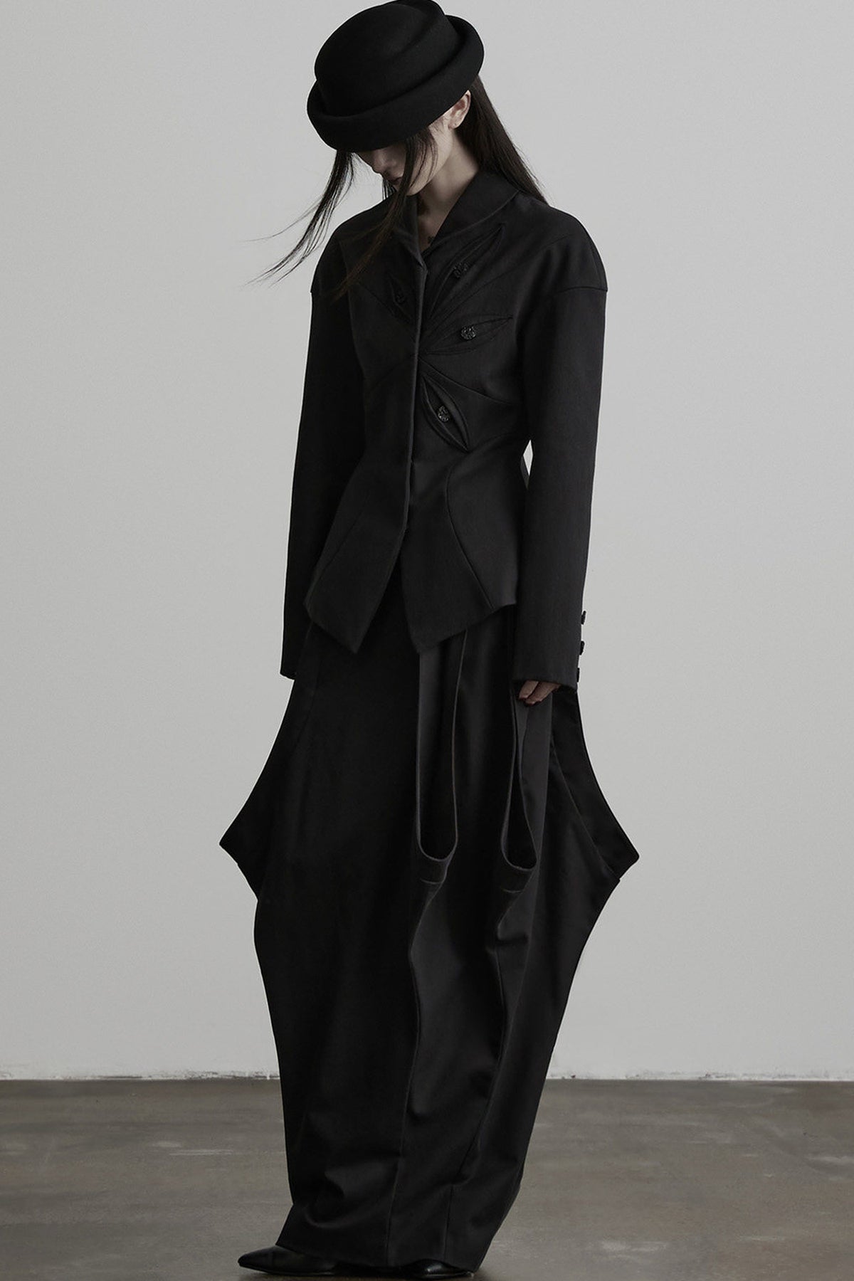 Deconstructed Button-Eye Collar Jacket