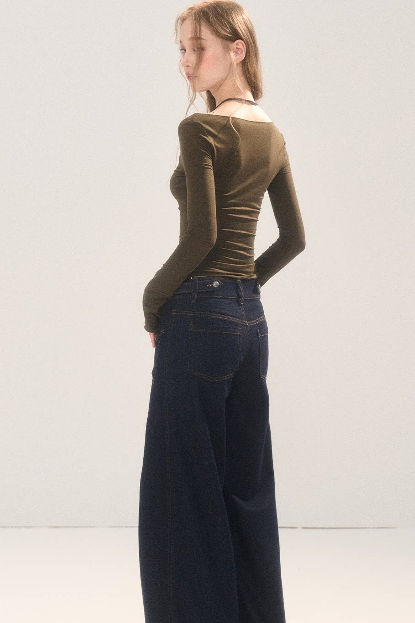 Pleated Pocket Wide Leg Jeans
