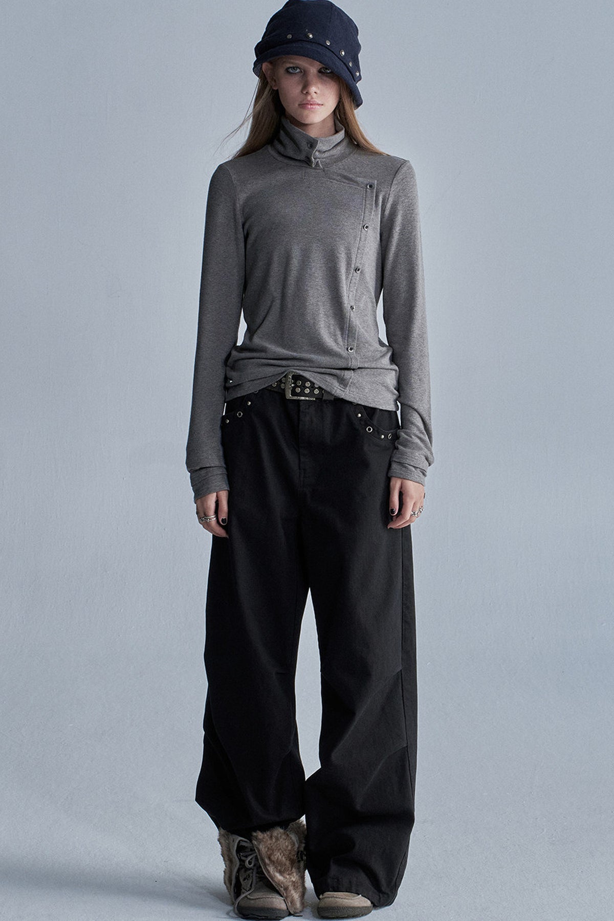 Langarmshirt mit diagonaler Knopfleiste
