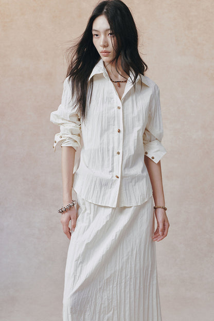 Completo camicia con colletto alla coreana plissettata 3D e gonna