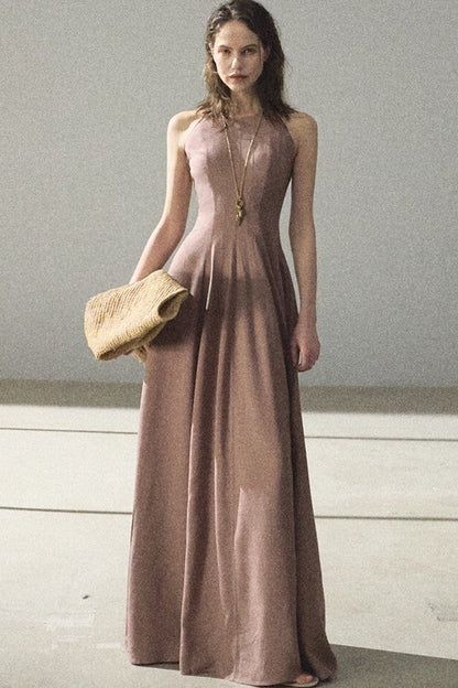 Kleid aus Goldseide und Leinen