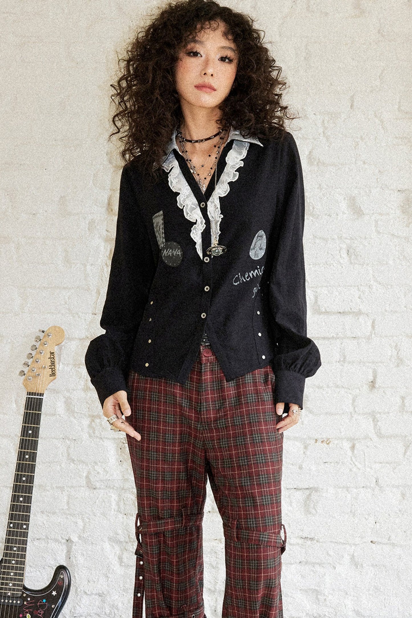 Bluse mit Spitzen- und Blumen-Patchwork