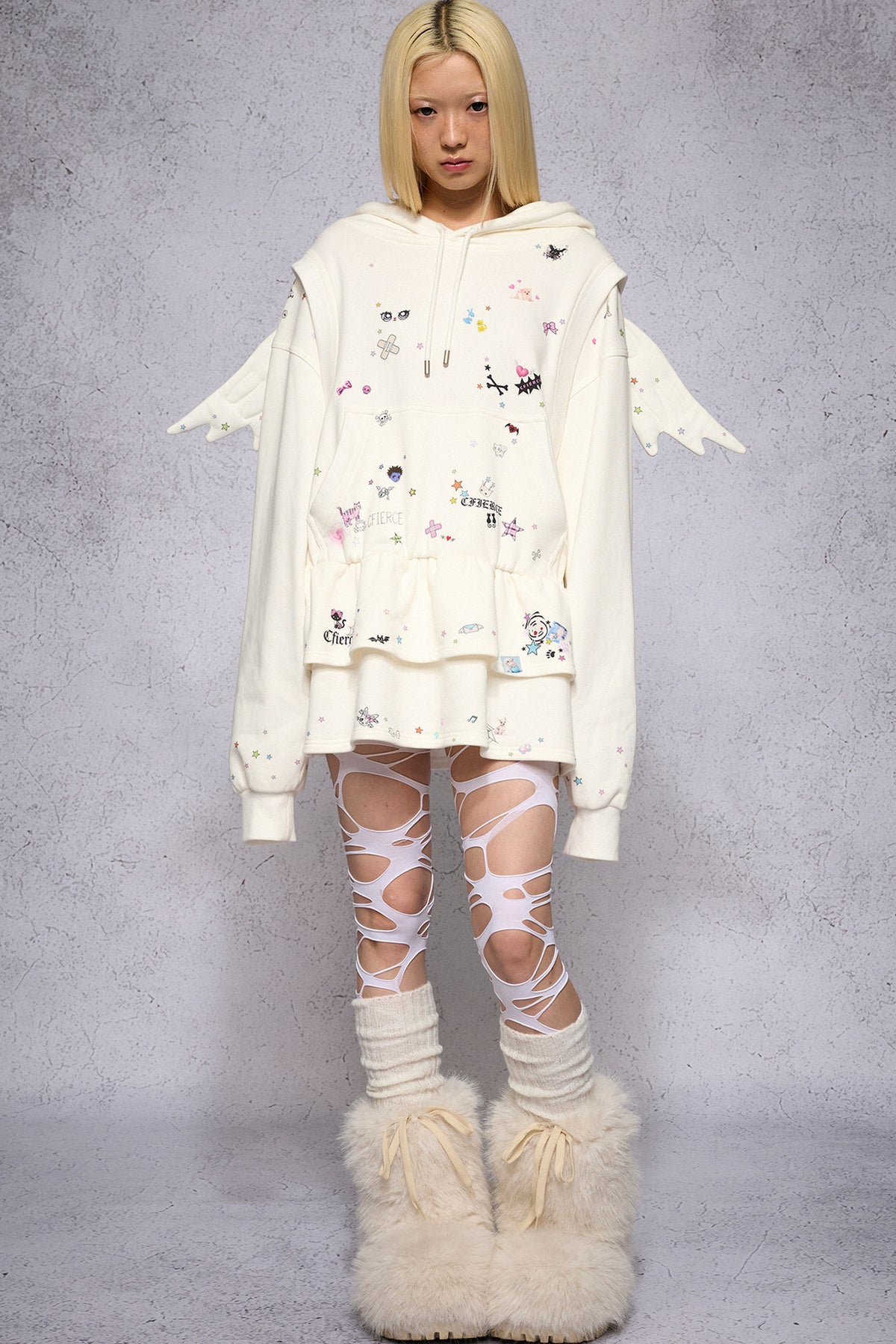 Kapuzenkleid mit Sticker-Print und Engelsflügeln