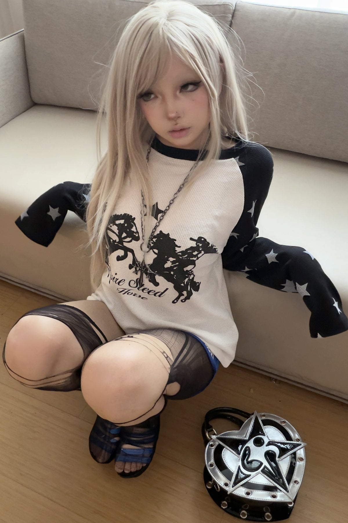 Raglan-T-Shirt mit Ritterturnier-Print und Stern