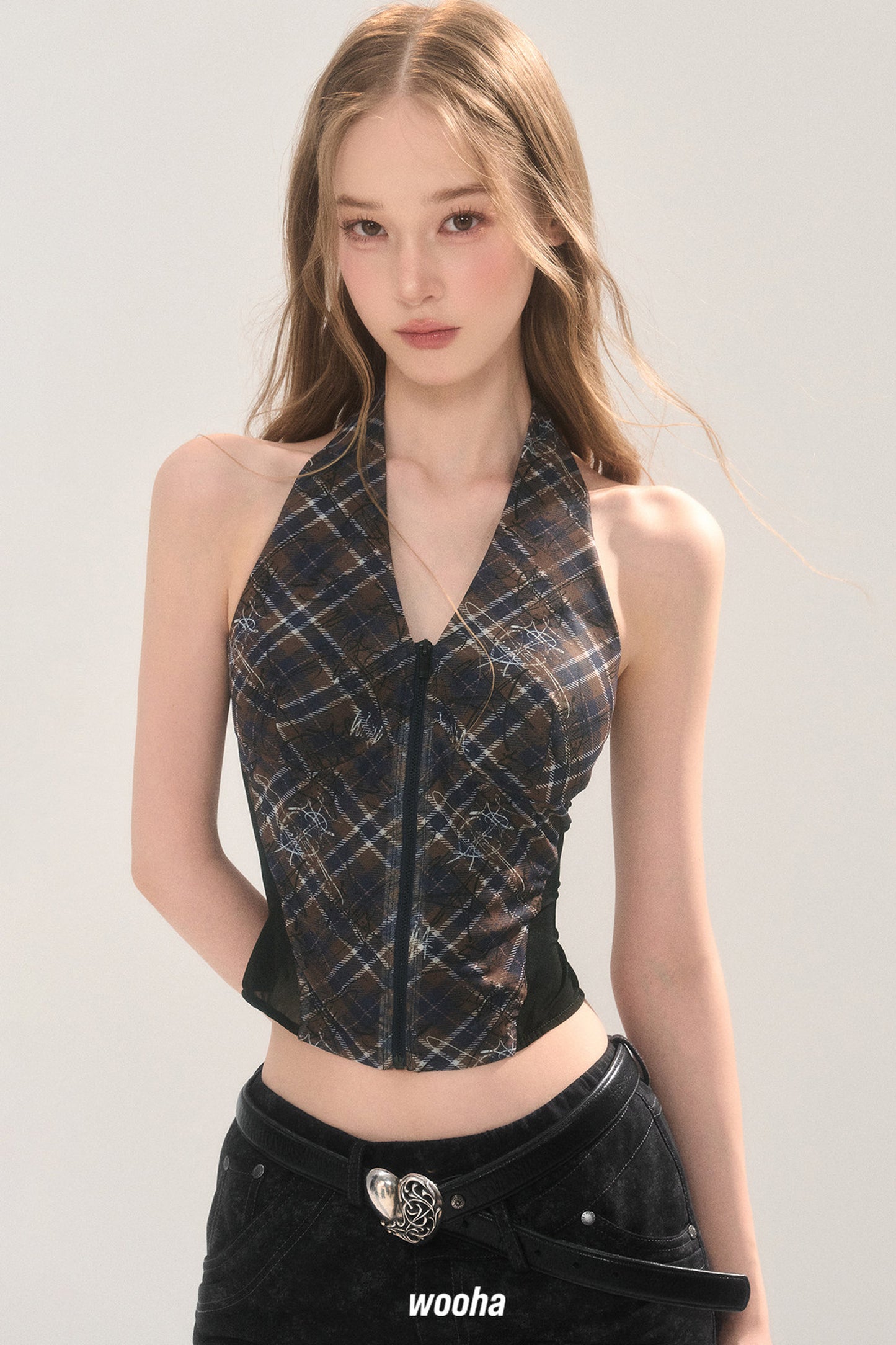 체크 지퍼 홀터 크롭 톱