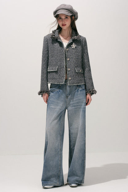 Hellblaue gewaschene Jeans mit weitem Bein
