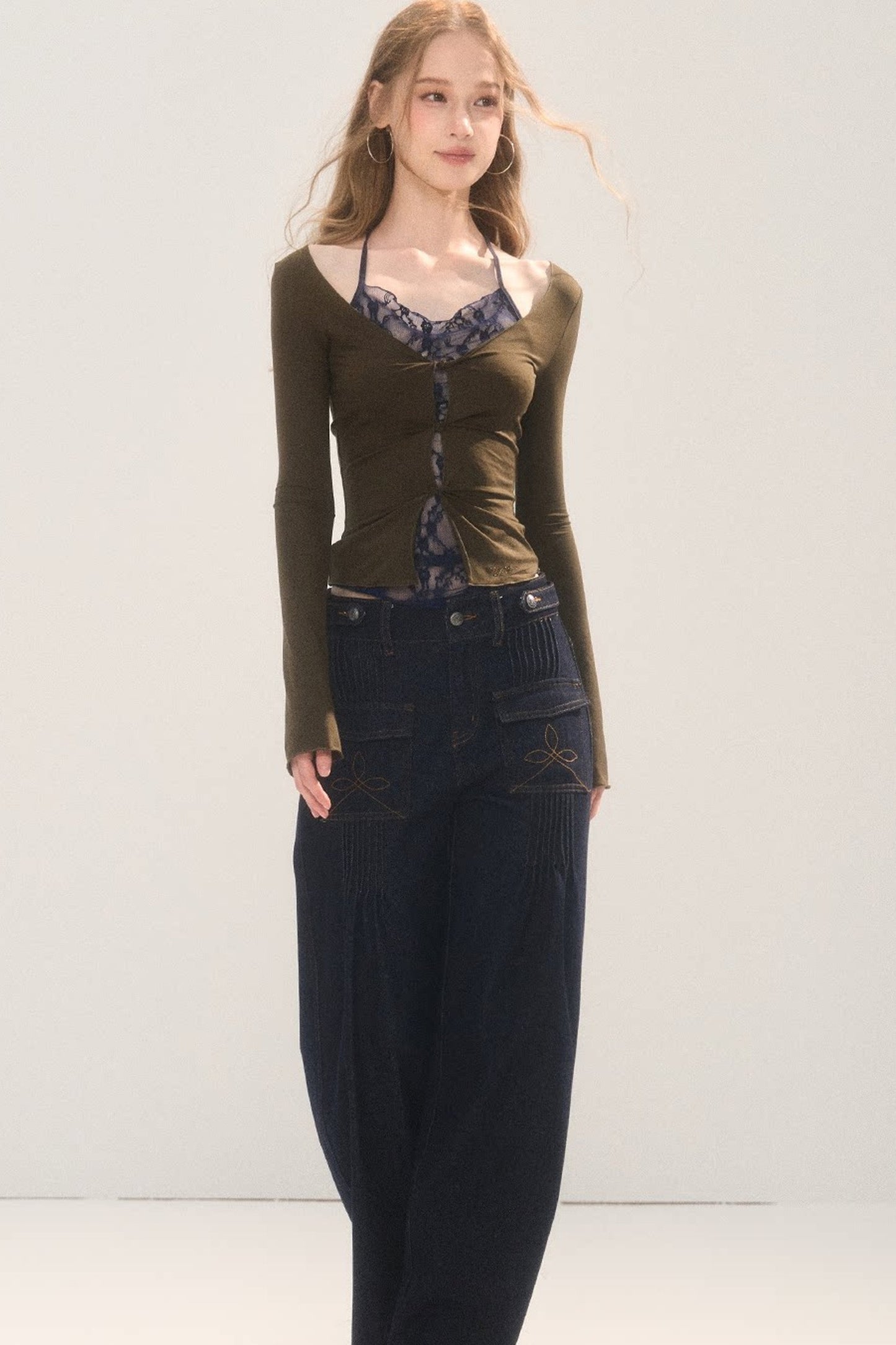Pleated Pocket Wide Leg Jeans