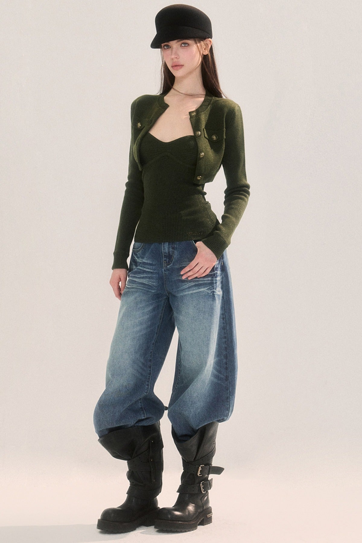Gestricktes zweiteiliges Set aus Tube-Top und Jacke