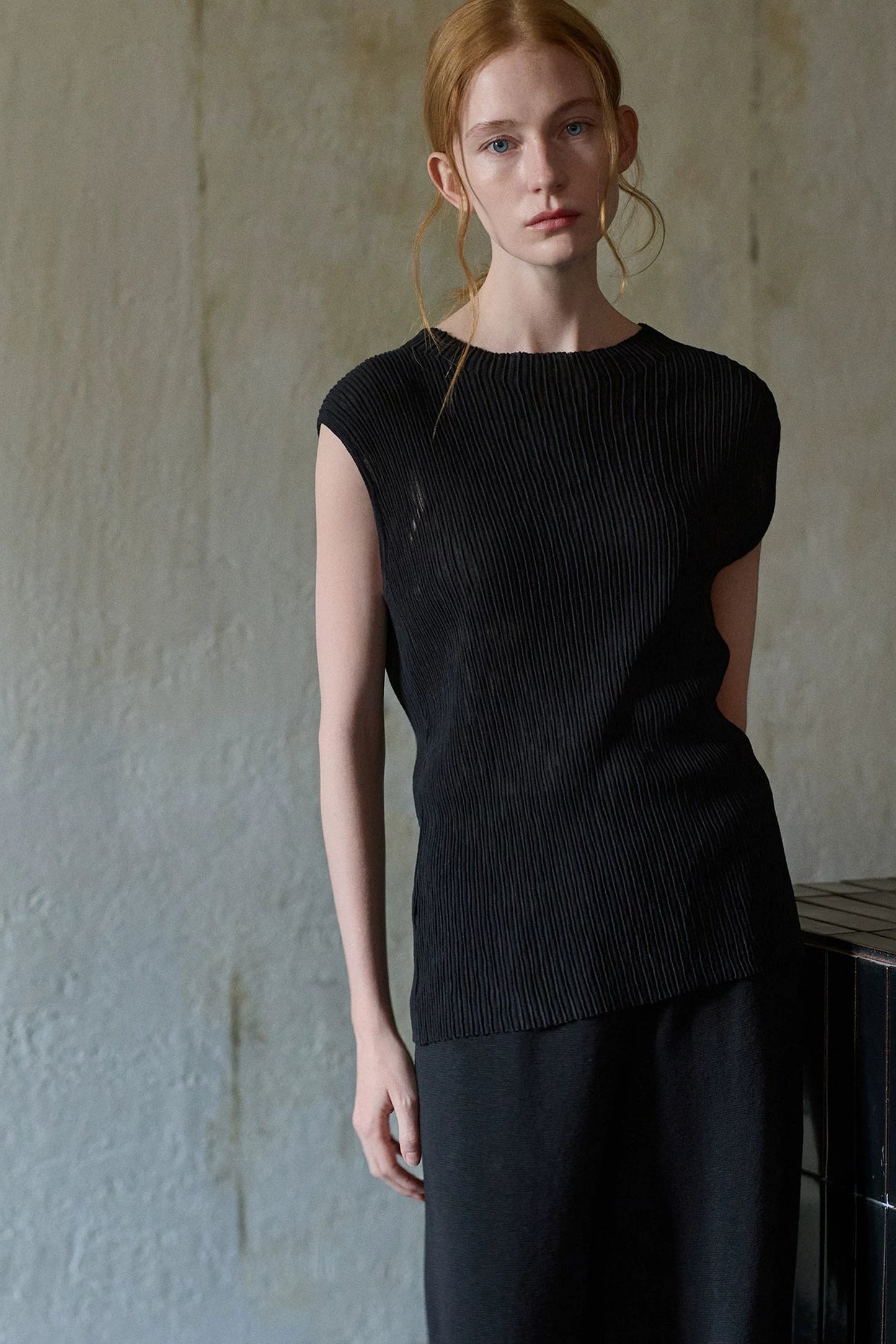 Black Linen Knitted T-Shirt