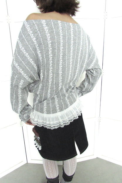 3D Corsage Lace Hem T-Shirt