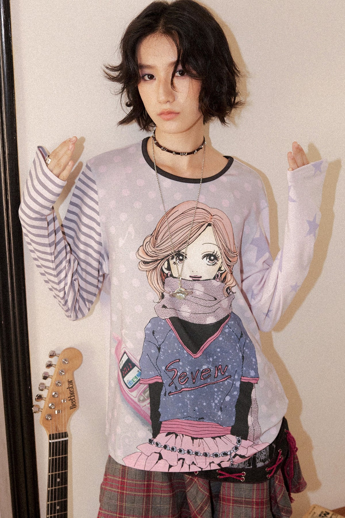 Nana-Porträt-T-Shirt mit lockerem Schnitt und asymmetrischem Colorblocking