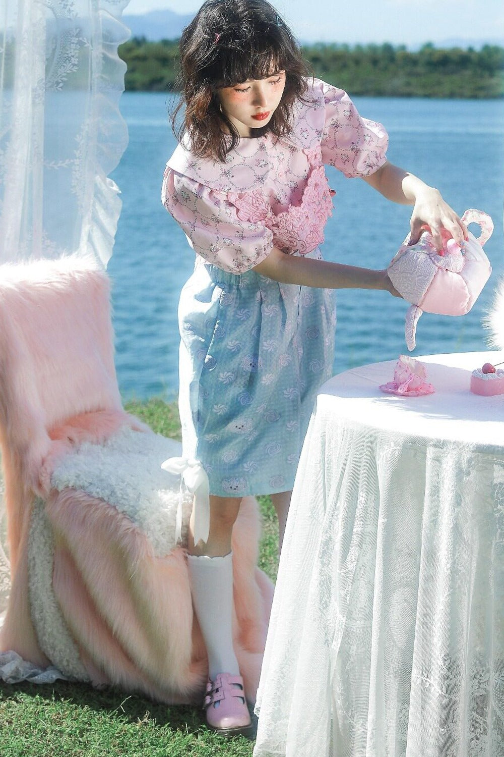 Dog Pearl Print Puff Sleeve Shirt