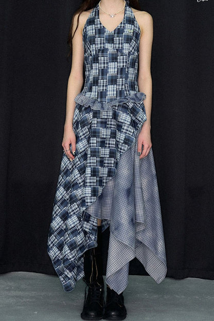 Blau kariertes ärmelloses Neckholder-Kleid