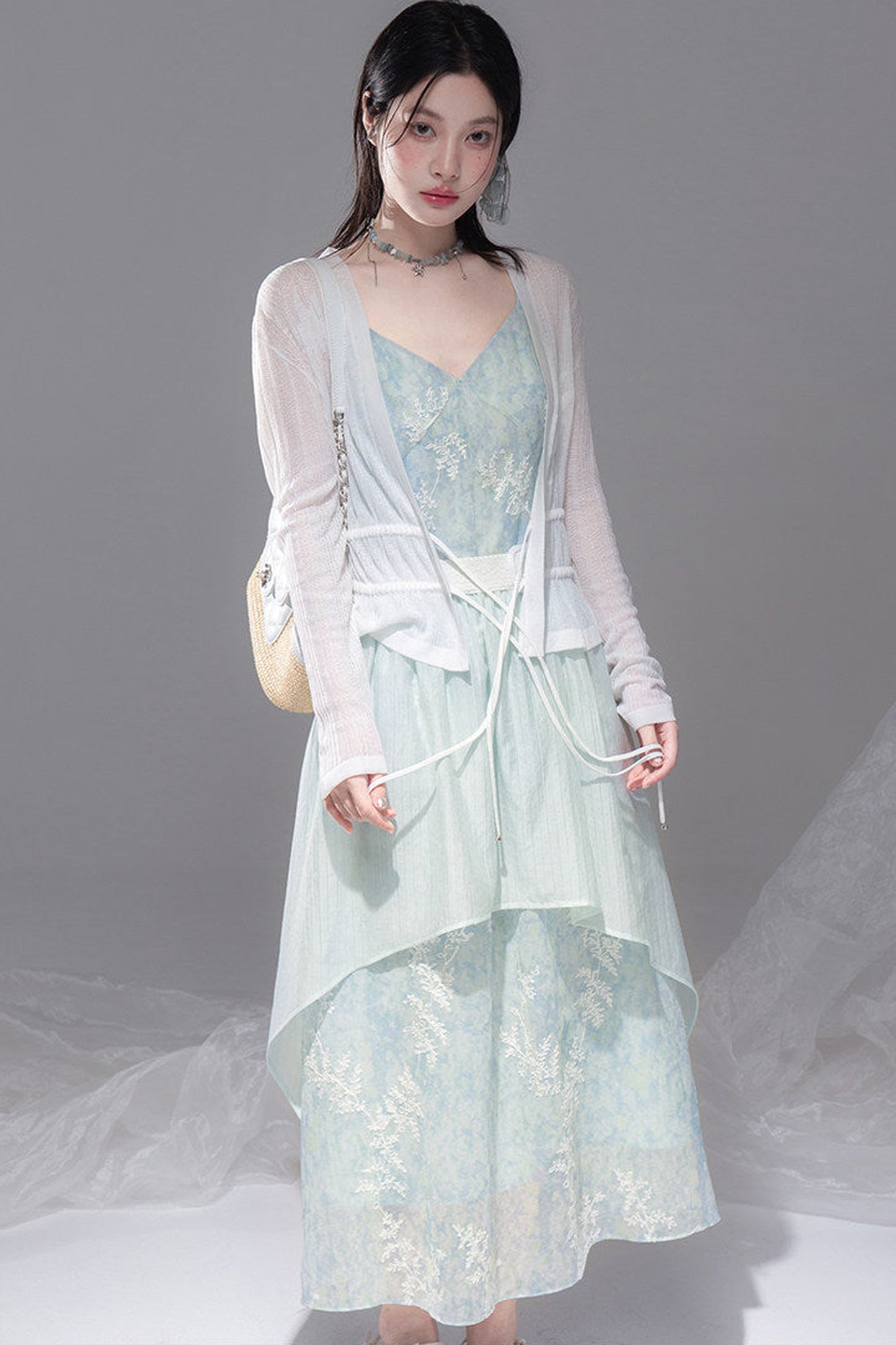 Glänzendes aquagrünes Trägerkleid-Set