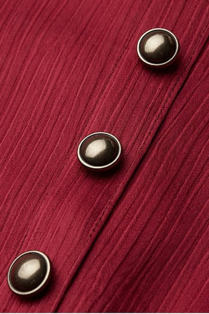 Rotes strukturiertes Kleid aus Acetat in mittlerer Länge