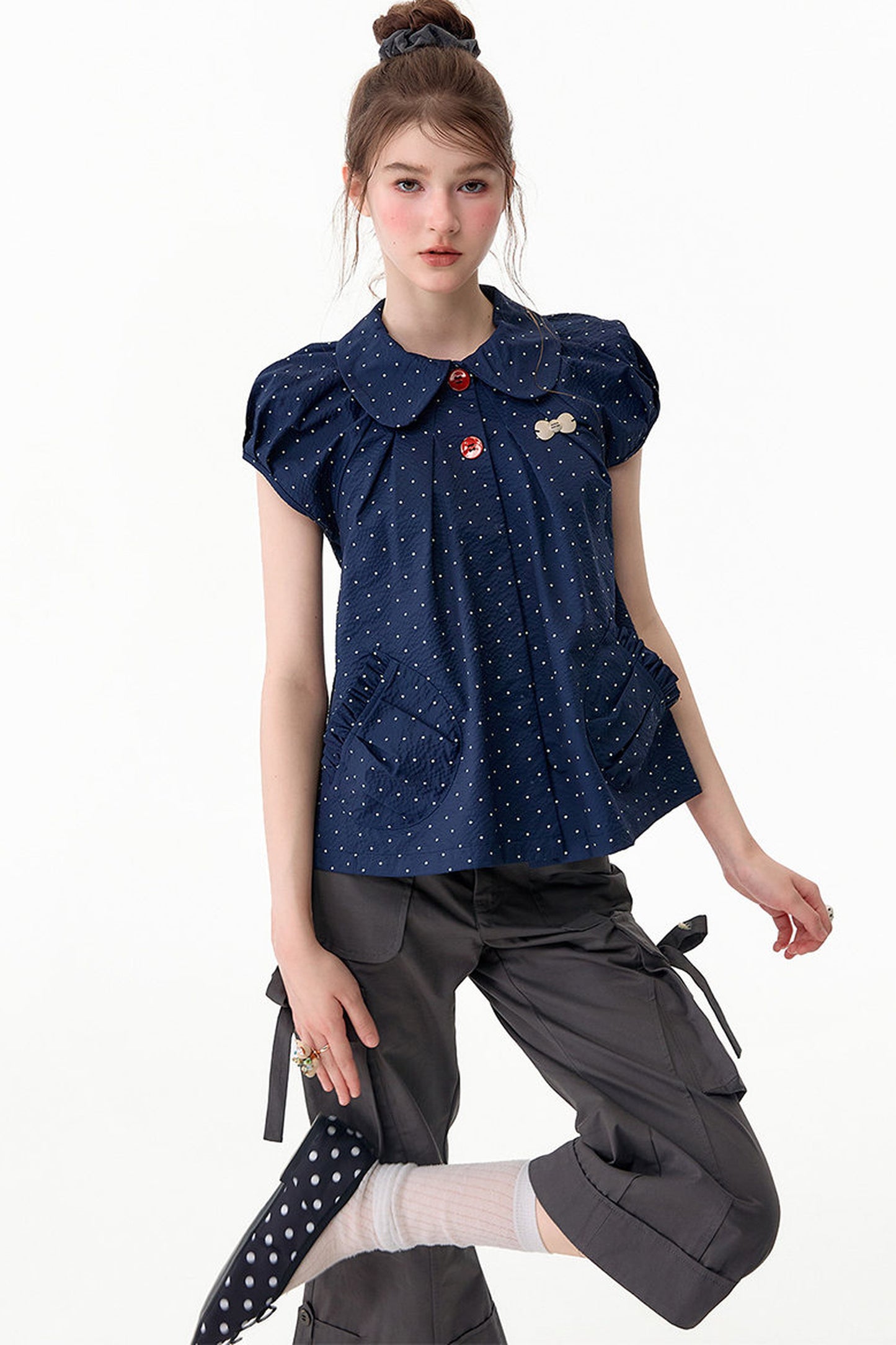 Camicia blu scuro a pois con colletto Peter Pan