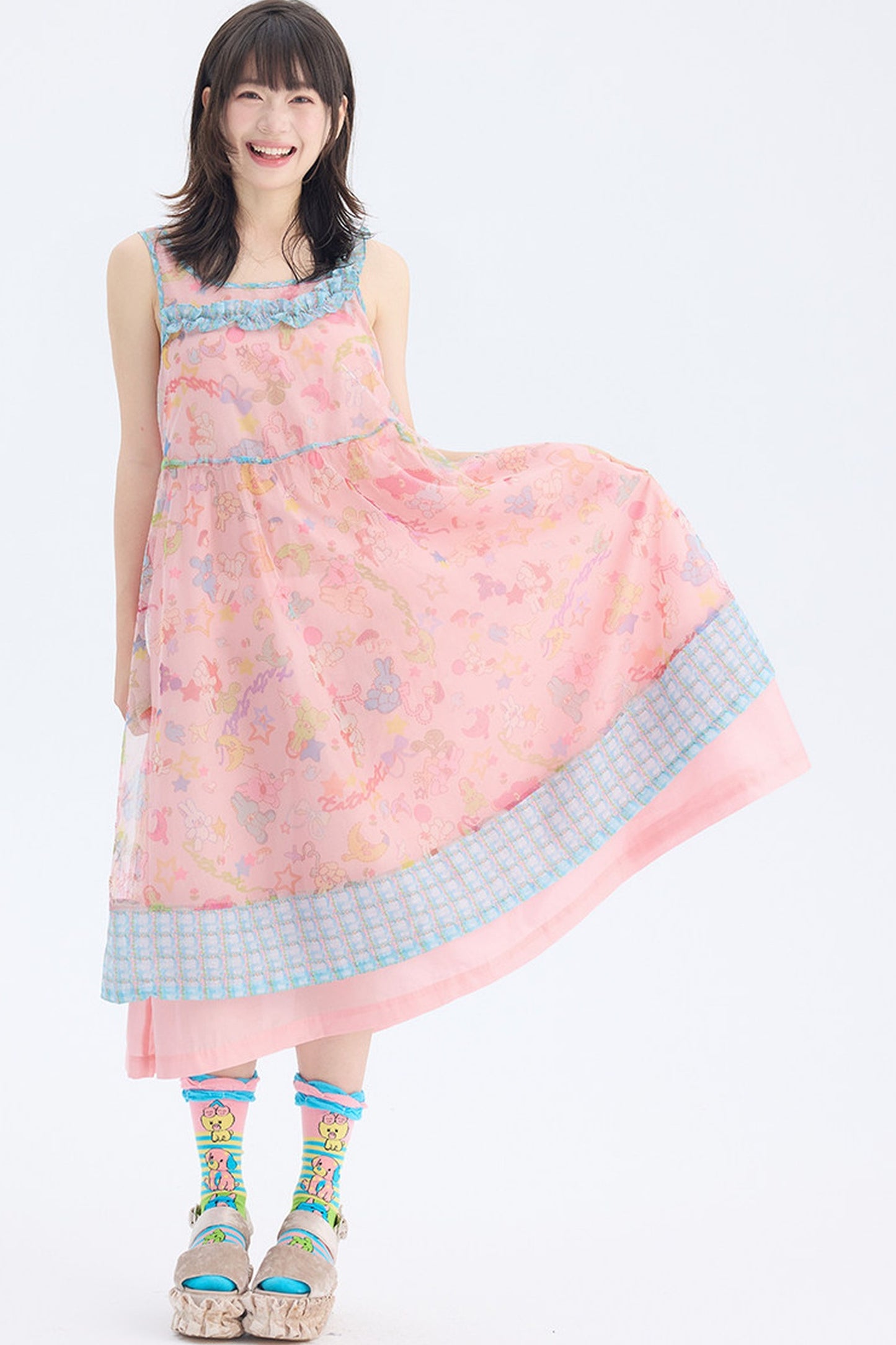 Robe en résille à bretelle asymétrique avec imprimé lapin rose