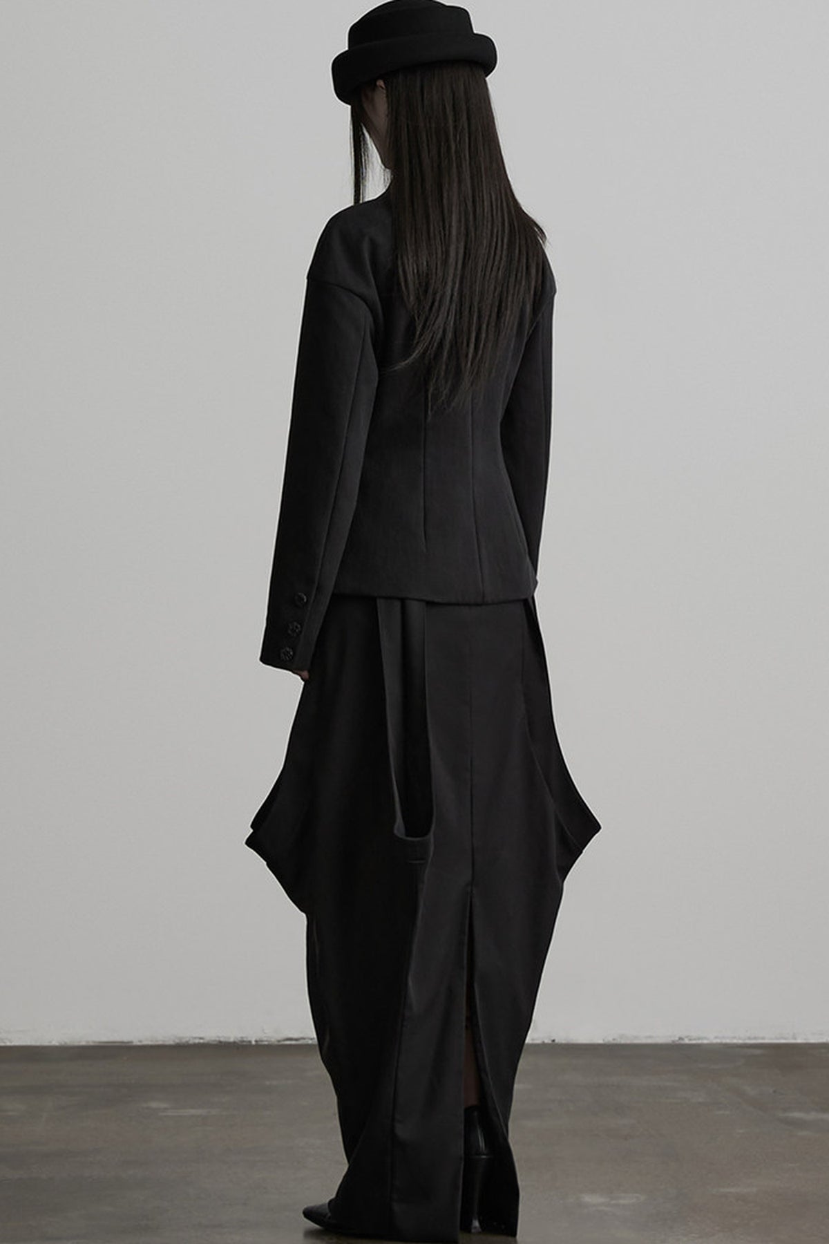 Deconstructed Button-Eye Collar Jacket