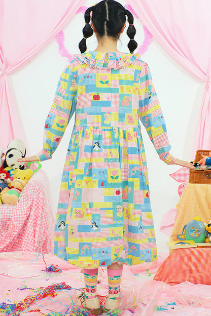 Langärmeliges Kleid mit Originaldruck und Blütenknospenmotiv