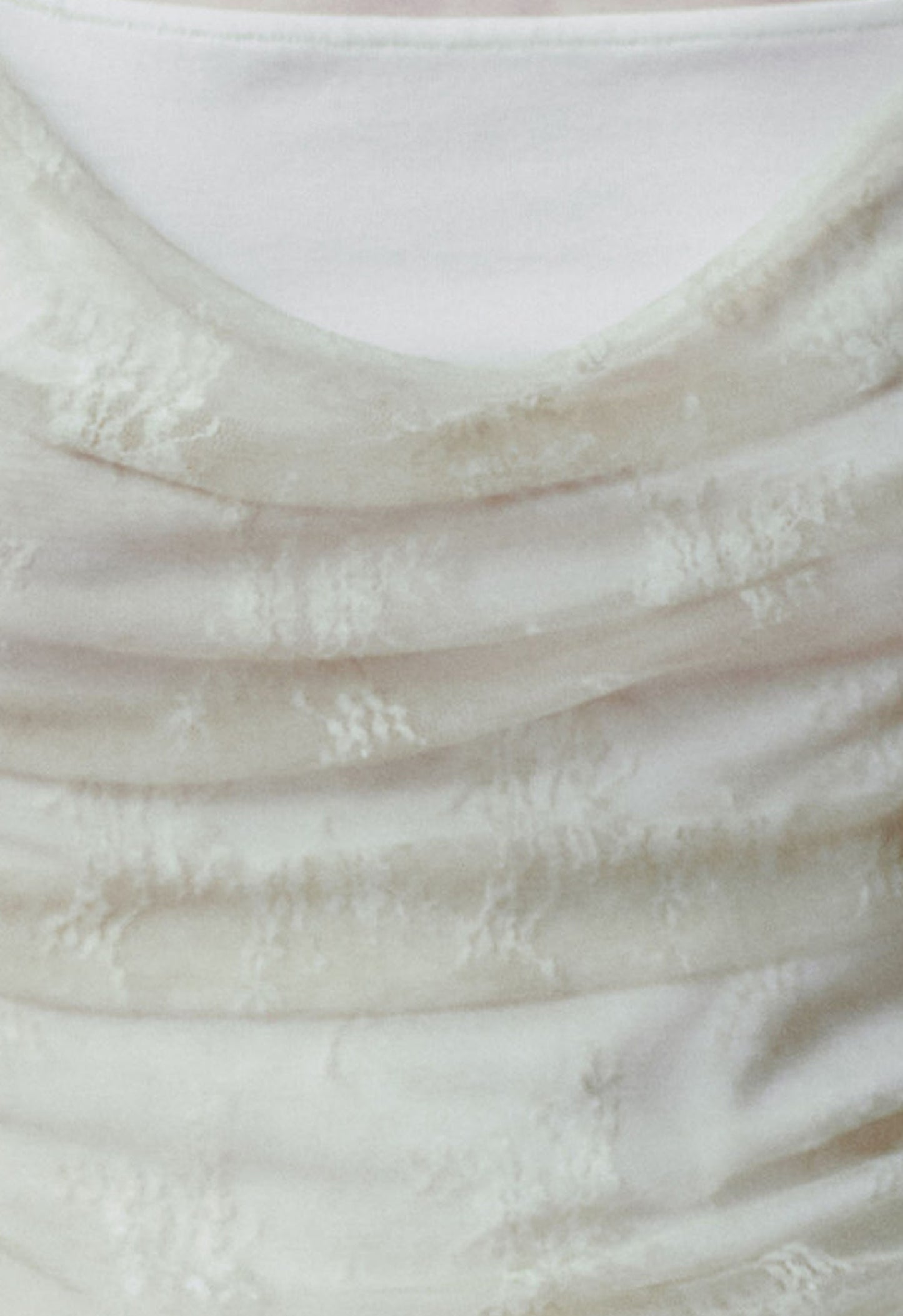 Doppellagiges trägerloses Drapé-Top mit Neckholder und Spitzen-Jacquard