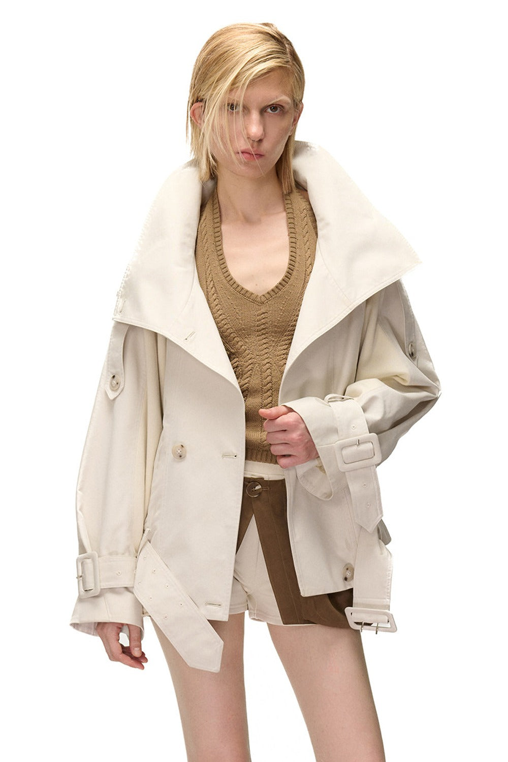 Kurzer Trenchcoat im Patchwork-Stil