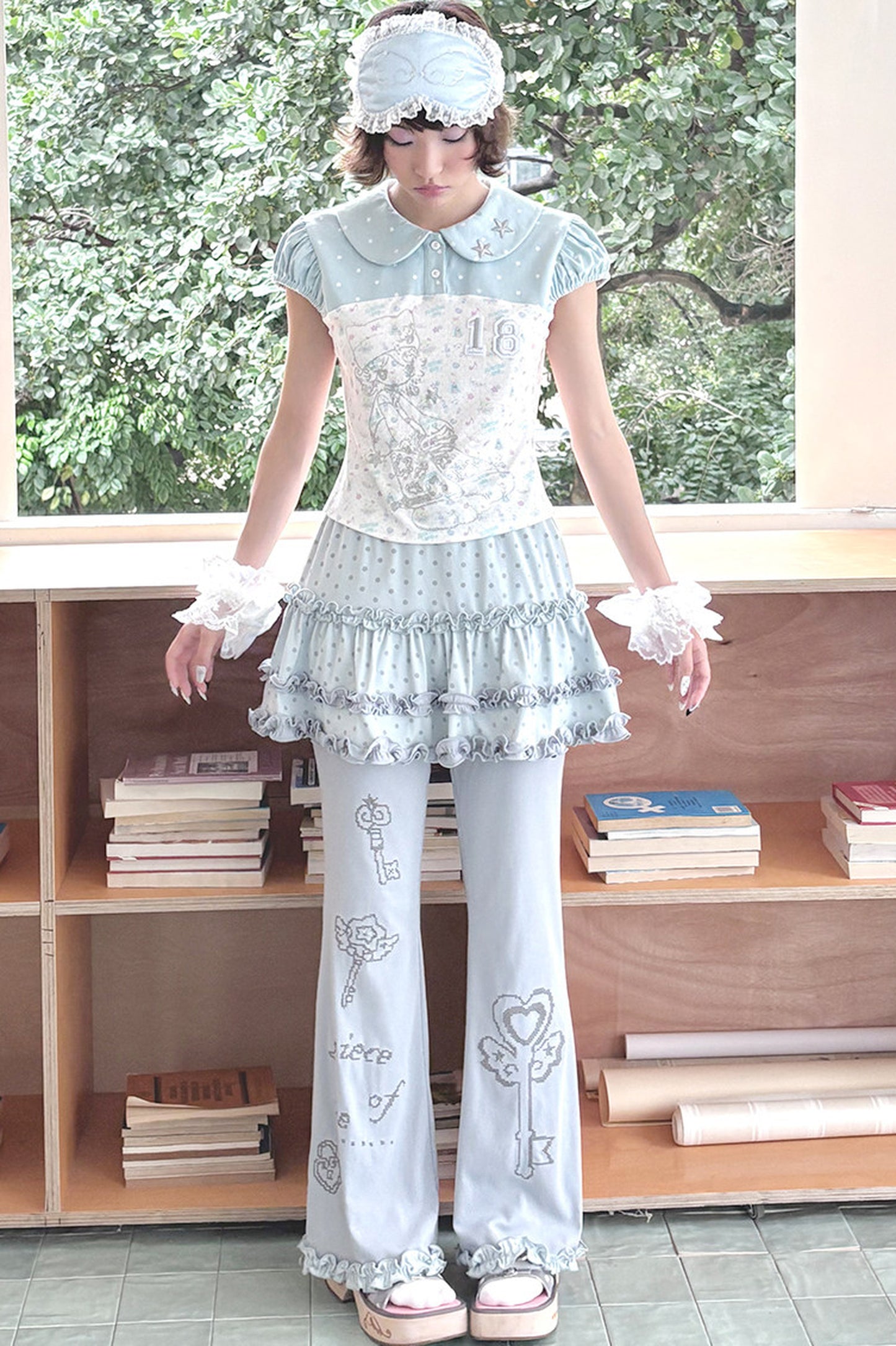 Pantaloni svasati in pizzo stile dreamcore