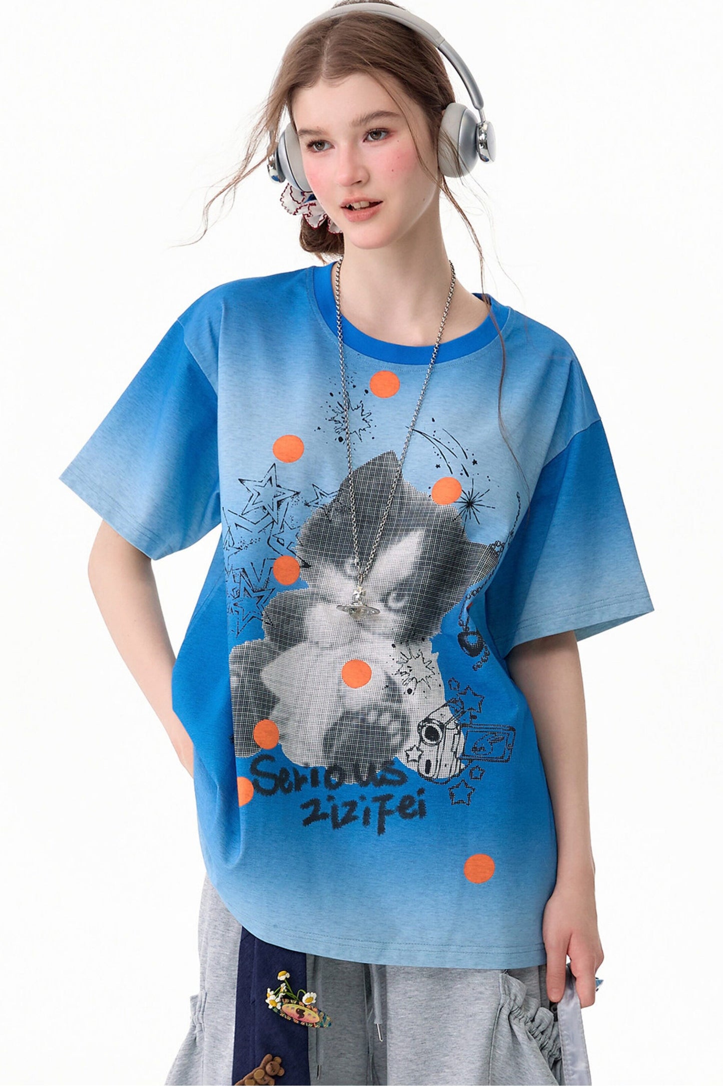 Maglietta blu sfumata con stampa gatto