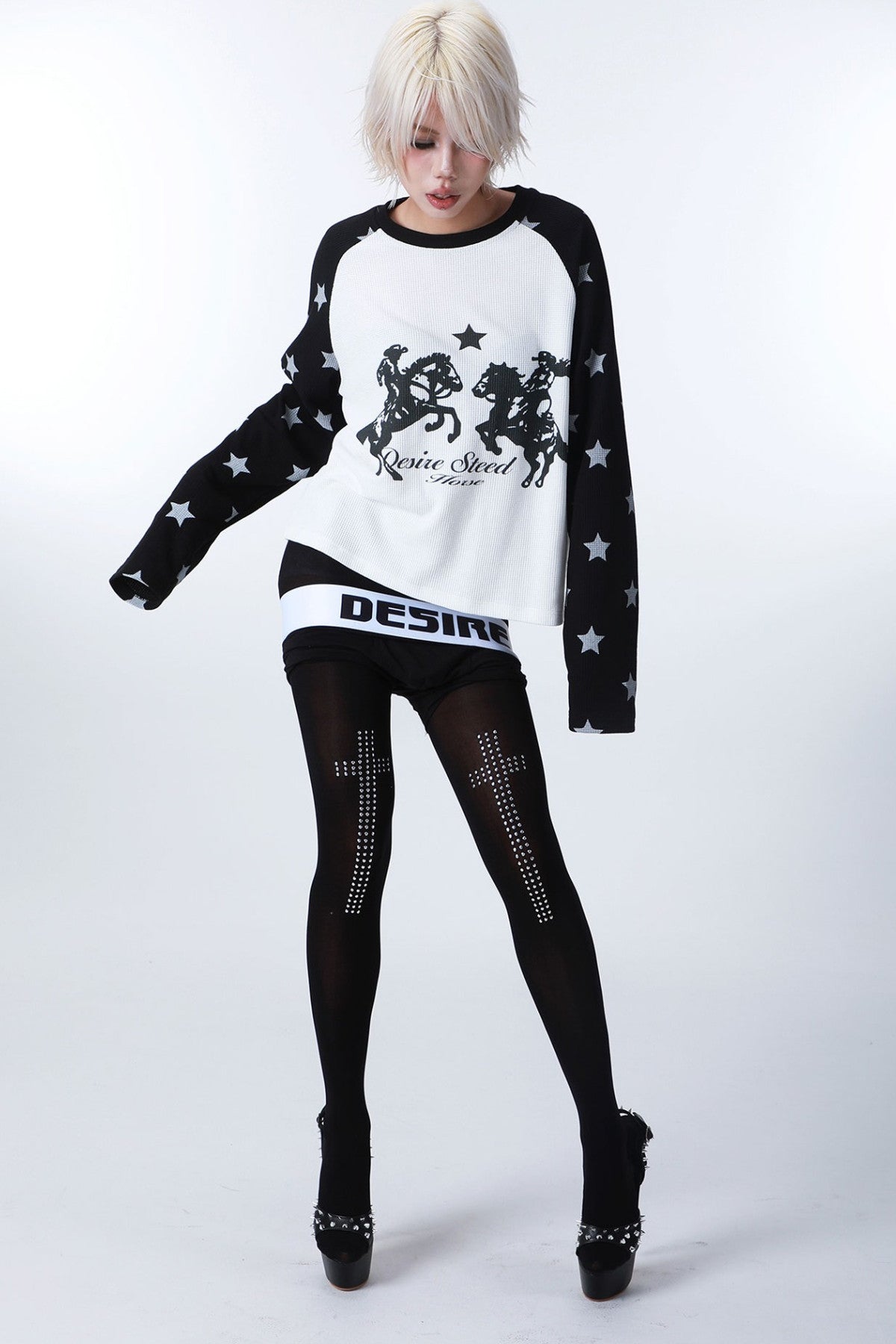 Raglan-T-Shirt mit Ritterturnier-Print und Stern